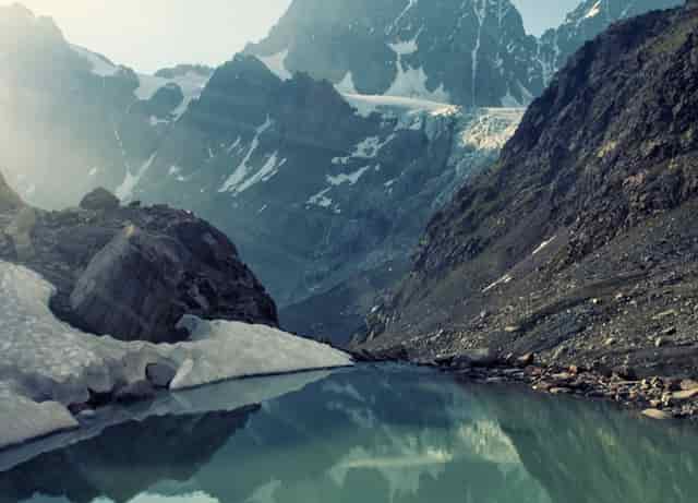中产阶级新消费升级！一万块牙套换七千块？口腔医学到底有多赚钱？