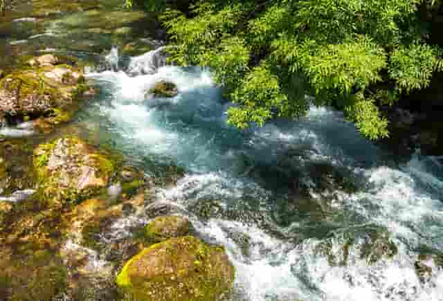 北京二手30吨牛奶运输罐车回收，热水保温罐哪家好？